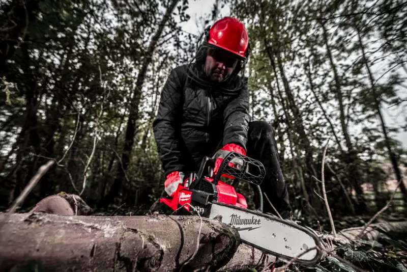 Aku řetězová pila Milwaukee M18 FCHSC-121, lišta 30 cm, 1x Aku M18 HB12 + nabíječka M12-18 FC, 4933471442 (MI4933471442)
