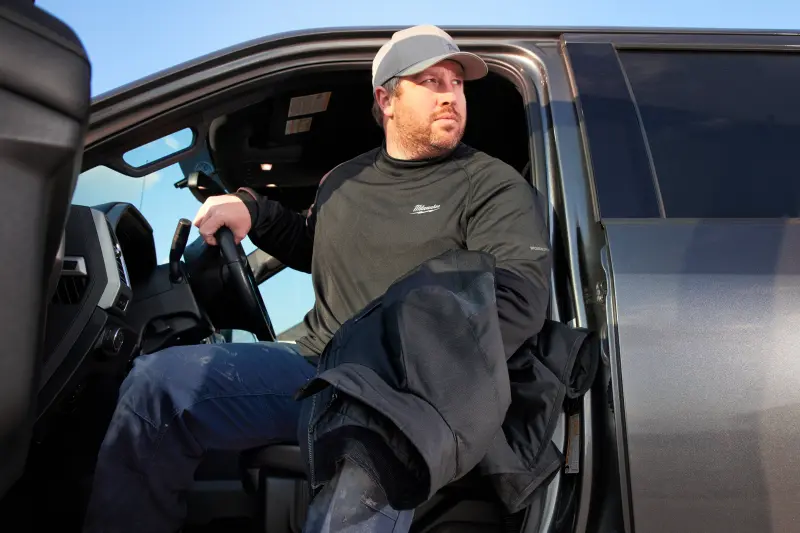 187447-aku-vyhrivane-tricko-milwaukee-workskin-l4-hblb-9