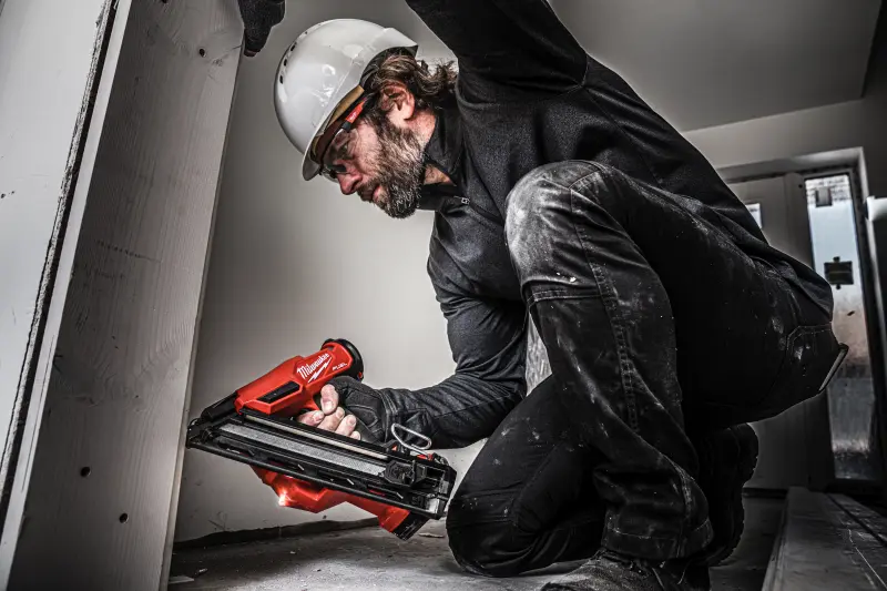 187468-aku-hrebikovacka-milwaukee-m18-fn15ga-4933478091-8