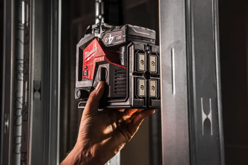 187542-4933478102-m12-3pl-401c-feat-3