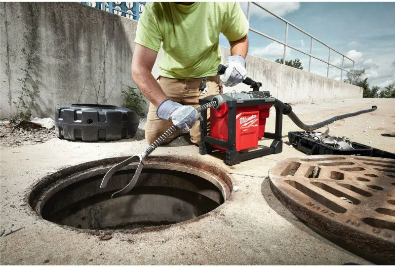 188148-aku-kompaktni-sekcni-cisticka-potrubi-milwaukee-m18-fcssm-121-4933499308-9