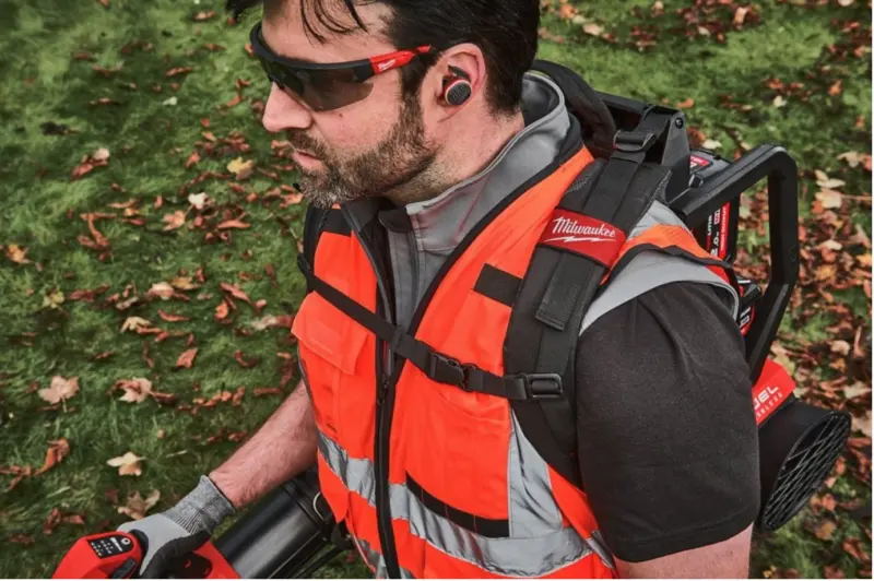 Sluchátka do uší s Bluetooth® Milwaukee L4 RLEPB-301 dobíjecí (MI4933478750)