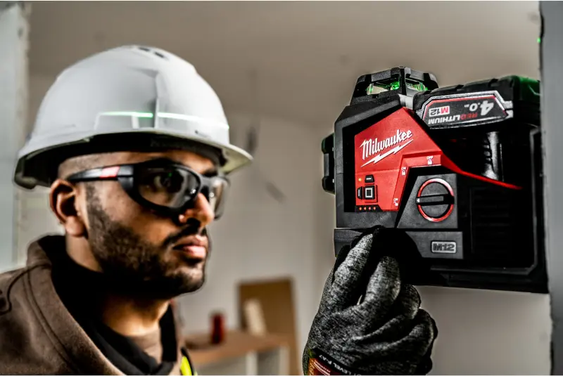 Křížový liniový laser MilwaukeeM12 CLL4P-0C, se 4 body, HIVIST, bez aku, s kufrem, 4933479203