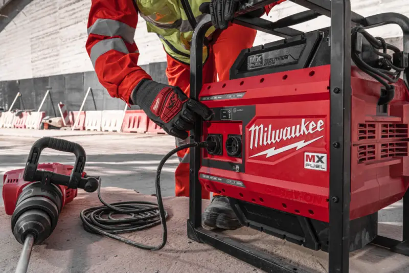 189209-4933479266-mxf-ps-602-app-32