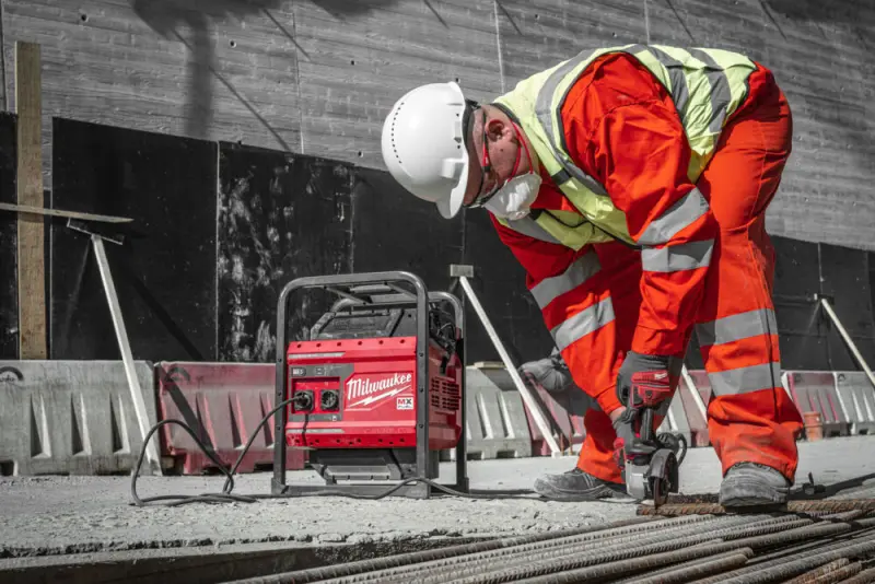 189209-4933479266-mxf-ps-602-app-47