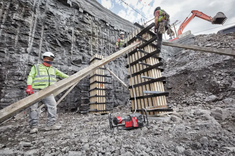 Aku ponorný vibrátor do betonu Milwaukee MX FUEL MXF CVBP-602, ONE-KEY, 2x Aku MXF XC406 + MXF C, bez kabelu a hlavy, 4933479591 (MIMX4933479591)