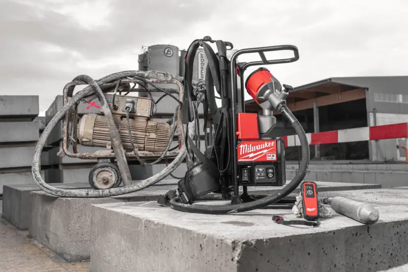 Aku ponorný vibrátor do betonu Milwaukee MX FUEL MXF CVBP-602, ONE-KEY, 2x Aku MXF XC406 + MXF C, bez kabelu a hlavy, 4933479591 (MIMX4933479591)