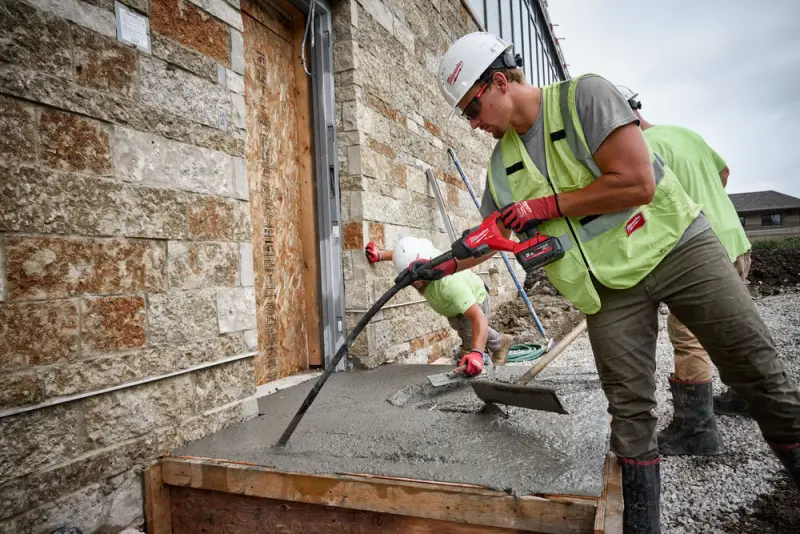 189527-4933479597-m18-fcvn12-551-app-12