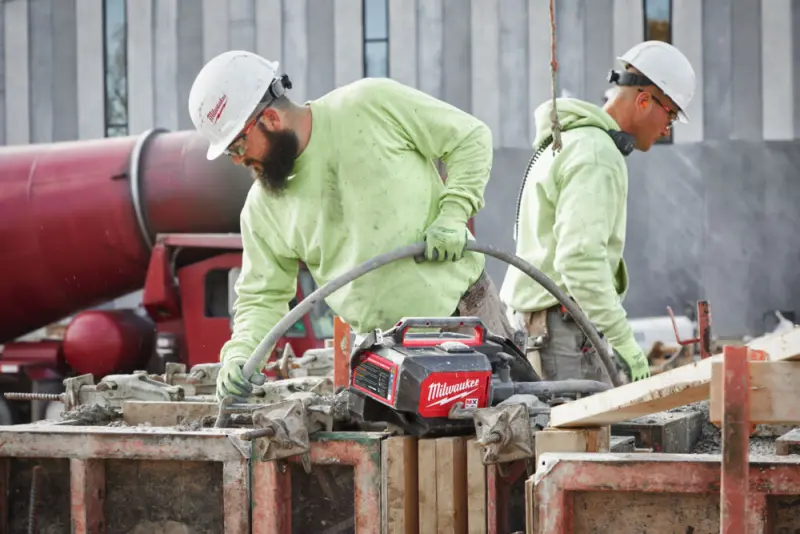 Aku ponorný vibrátor do betonu Milwaukee MX FUEL MXF CVBC-0, ONE-KEY, bez Aku, bez kabelu a hlavy, 4933479607 (MIMX4933479607)