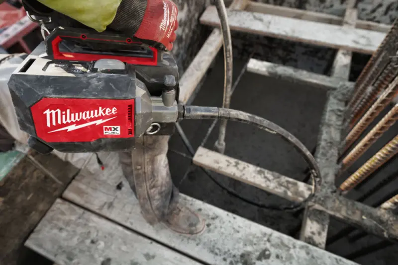 Aku ponorný vibrátor do betonu Milwaukee MX FUEL MXF CVBC-0, ONE-KEY, bez Aku, bez kabelu a hlavy, 4933479607 (MIMX4933479607)