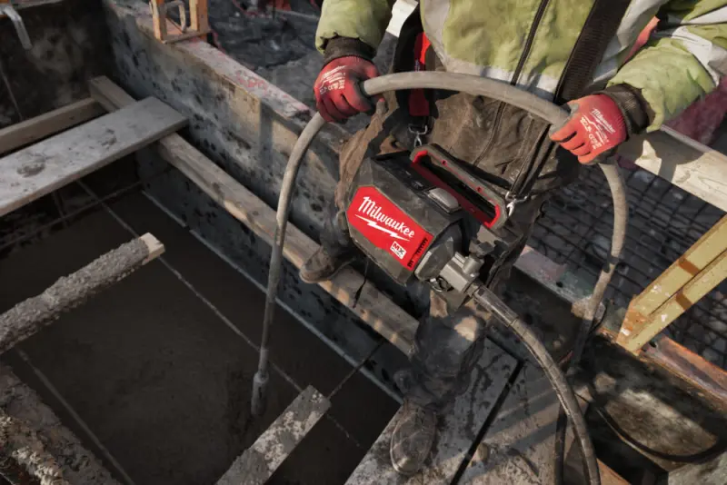 Aku ponorný vibrátor do betonu Milwaukee MX FUEL MXF CVBC-0, ONE-KEY, bez Aku, bez kabelu a hlavy, 4933479607 (MIMX4933479607)