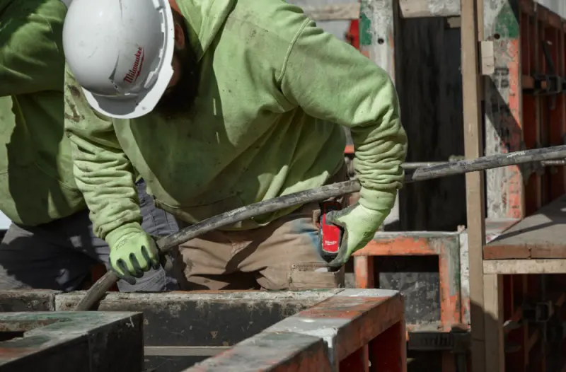 Aku ponorný vibrátor do betonu Milwaukee MX FUEL MXF CVBC-602, ONE-KEY, 2x Aku MXF XC406 + MXF C, bez kabelu a hlavy, 4933479608 (MIMX4933479608)