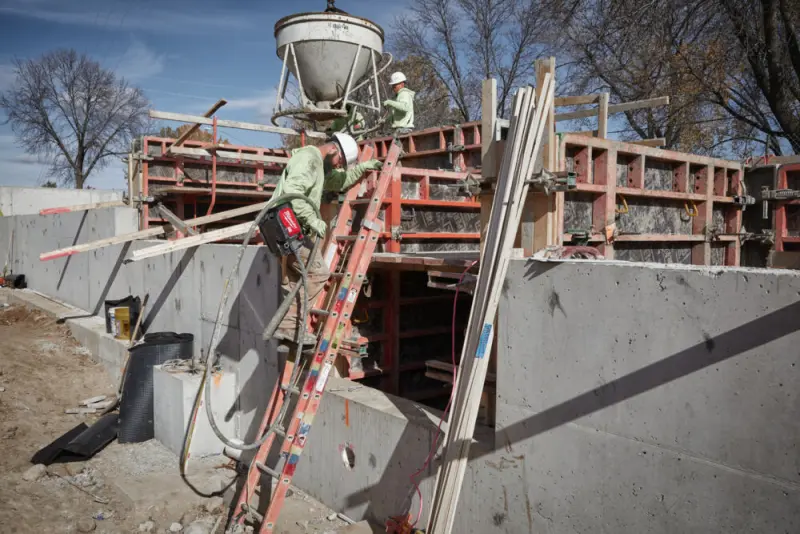 Aku ponorný vibrátor do betonu Milwaukee MX FUEL MXF CVBC-602, ONE-KEY, 2x Aku MXF XC406 + MXF C, bez kabelu a hlavy, 4933479608 (MIMX4933479608)