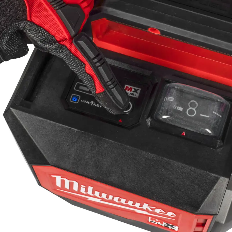 Aku ponorný vibrátor do betonu Milwaukee MX FUEL MXF CVBC-602, ONE-KEY, 2x Aku MXF XC406 + MXF C, bez kabelu a hlavy, 4933479608 (MIMX4933479608)