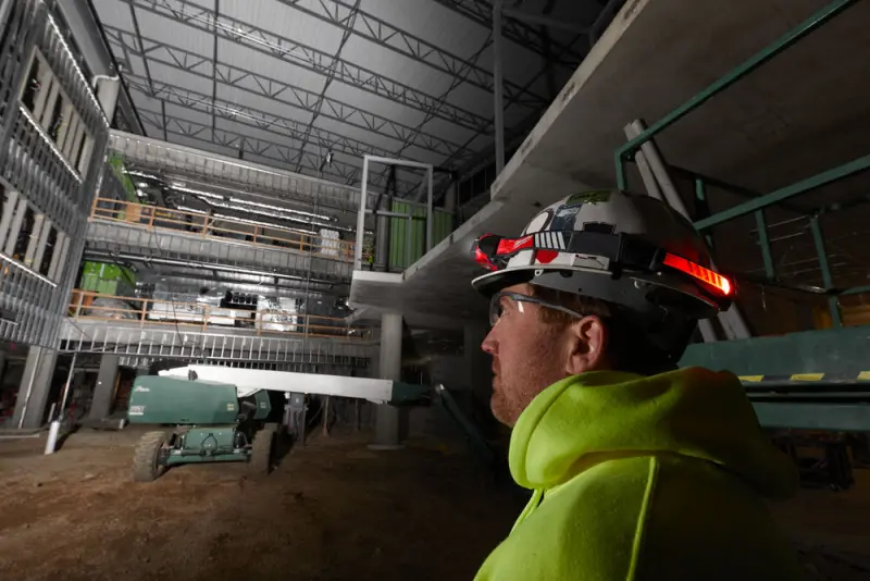 Aku čelová svítilna/lampa Milwaukee L4 HL-VIS-301, 600 lm, TRUEVIEW LED osvětlení, 1x aku L4 B3, 4933479768 (MI4933479768)