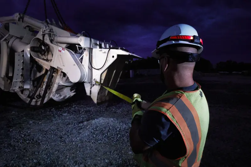 Aku čelová svítilna/lampa Milwaukee L4 HL-VIS-301, 600 lm, TRUEVIEW LED osvětlení, 1x aku L4 B3, 4933479768 (MI4933479768)