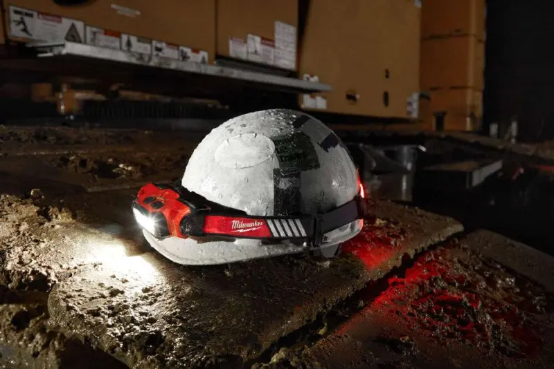 VÝPRODEJ: Aku čelová svítilna/lampa Milwaukee L4 HL-VIS-301, 600 lm, TRUEVIEW LED osvětlení, 1x aku L4 B3, 4933479768 (MI4933479768V1)