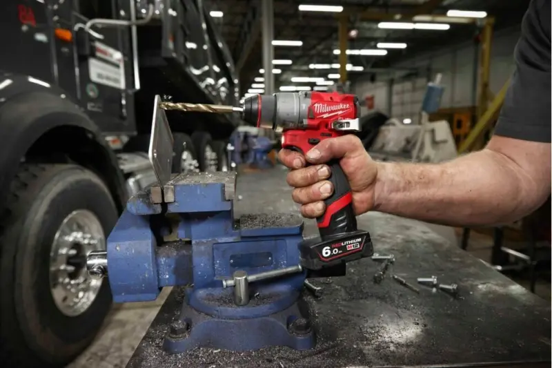 Aku subkompaktní příklepová vrtačka Milwaukee M12 FPD2-602X, 4933479870 (MI4933479870)