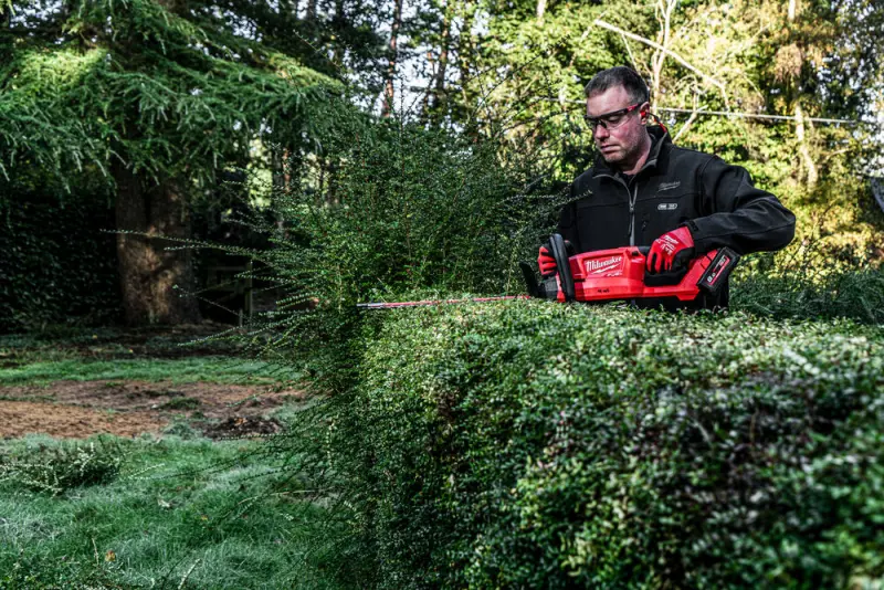 Aku nůžky/plotostřih na živý plot Milwaukee M18 FHT45-802, lišta 45 cm, 2x Aku M18 HB8 + nabíječka M12-18 FC, 4933480113 (MI4933480113)