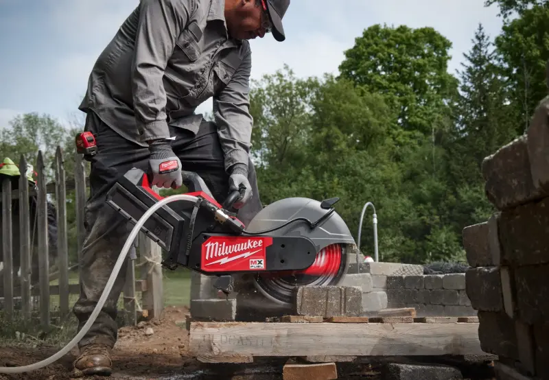 190083-4933480480-03