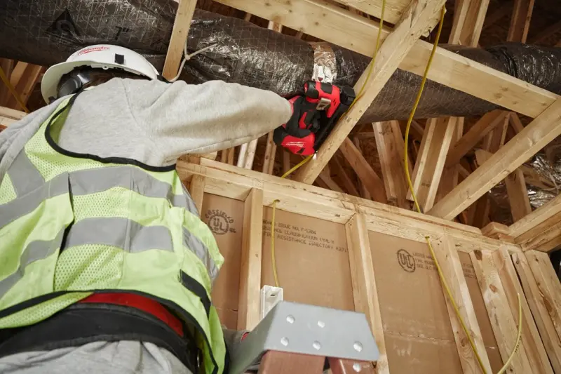 190095-4933480488-02