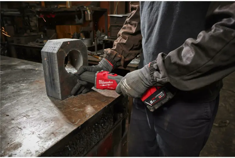 Aku přímá bruska Milwaukee M18 FDGRB-0X, pro stopkové nástroje 6 a 8 mm, bez Aku, 4933480953 (MI4933480953)