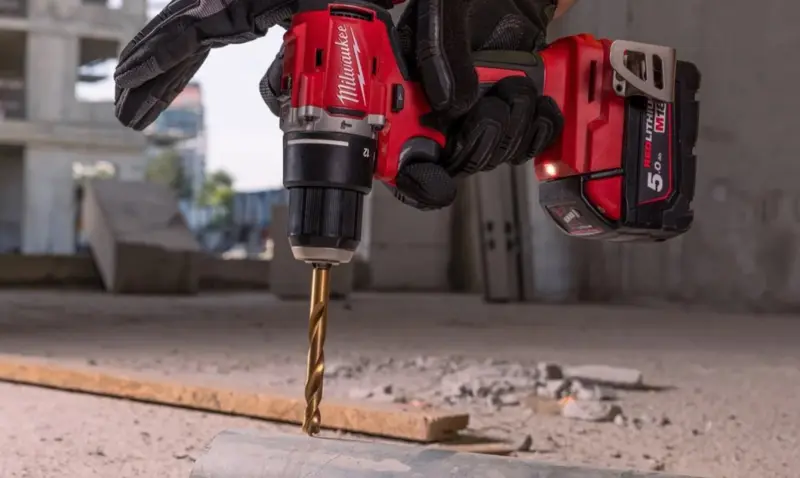 Aku kompaktní příklepová vrtačka Milwaukee M18 BLPDRC-422C, 1x aku M18 B2 + 1x aku M18 B4 + nabíječka M12-18 C + kufr, 4933492825 (MI4933492825)