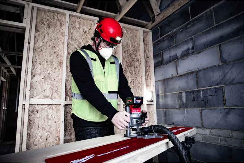 Aku horní frézka Milwaukee M18 FR12KIT-0P, bez aku, PACKOUT BOX, ponorná základna 12MM, upínací kleština 8mm a 12mm, 4933493305