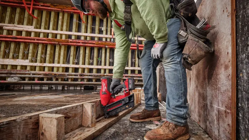 Aku hřebíkovačka Milwaukee M18 FDN-0C na bednění, hřebíky 73 a 92 mm / 21°, bez Aku, 4933493600 (MI4933493600)