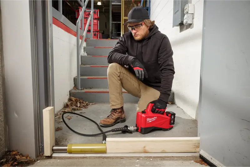 Hydraulické mini čerpadlo Milwaukee M18 HMP700-501, 1x aku M18 B5 + M12-18 FC, 4933493921