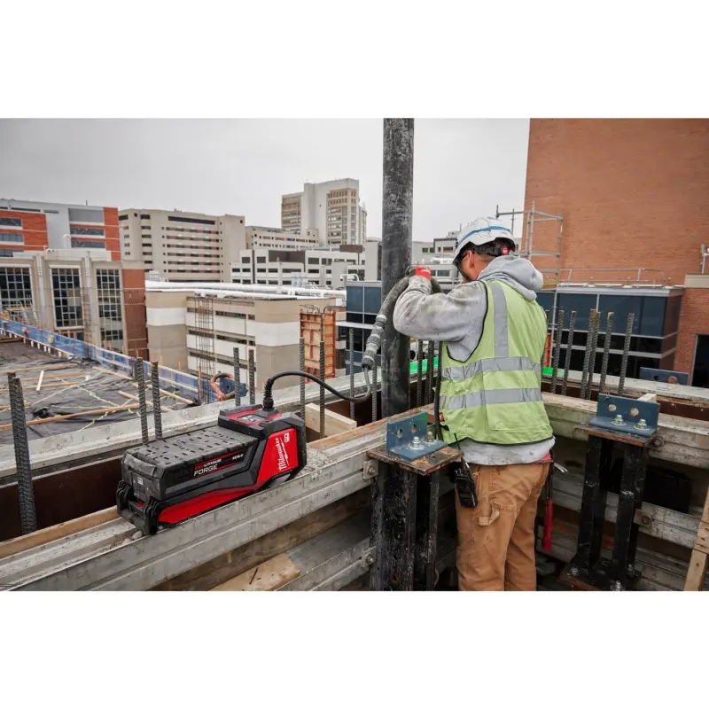 Aku vysokofrekvenční vibrátor do betonu Milwaukee MX FUEL MXF CVHF-802, 2x Aku MXF XC608 + MXF SC, bez kabelu a hlavy, 4933498133 (MI4933498133)