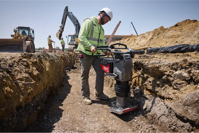 Aku hutnící pěch Milwaukee MX FUEL MXF RAM60-122  RAMMER, ONE-KEY, 2x aku MXF HD812 + MXF SC, 4933498159