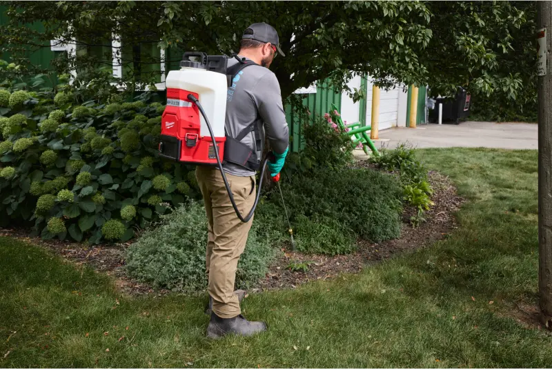 192282-aku-postrikovac-milwaukee-m18-bbpfp2-switch-tank-gen2-rozprasovac-01-10