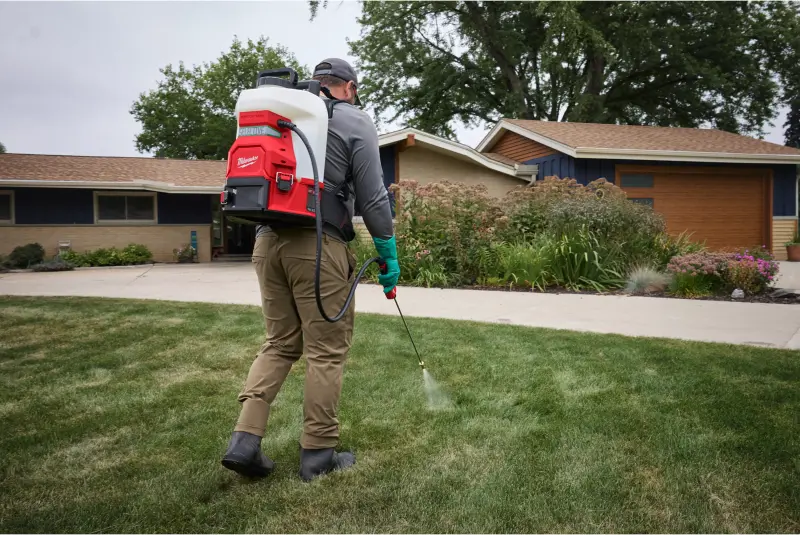 192282-aku-postrikovac-milwaukee-m18-bbpfp2-switch-tank-gen2-rozprasovac-01-15