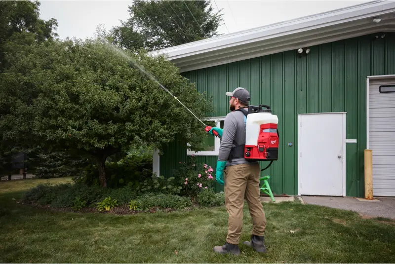 192286-aku-postrikovac-milwaukee-m18-bbpfp2-switch-tank-gen2-rozprasovac-01-11