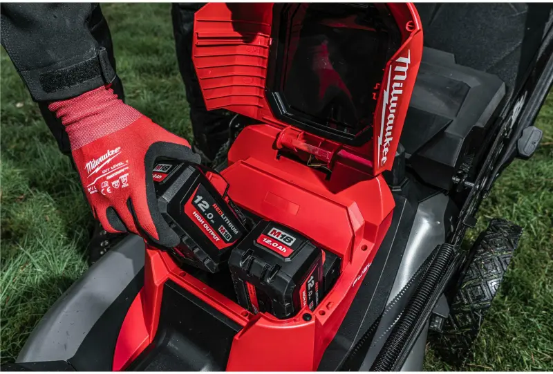 192353-milwaukee-m18-f2lm53-sekacka-na-travu-31