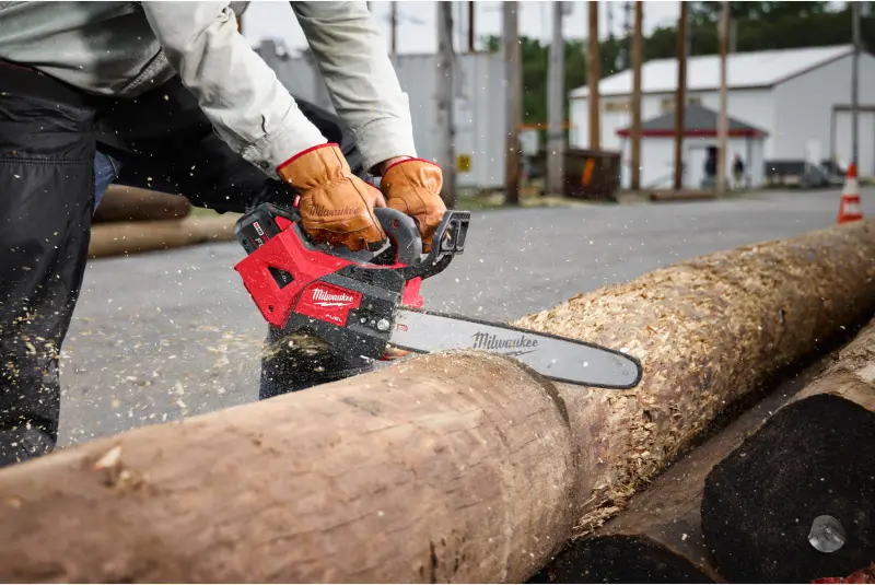 Aku řetězová pila Milwaukee M18 FTHCHS35-802, lišta 35 cm, 2x Aku M18 FB8 + nabíječka M12-18 FC, 4933499222 (MI4933499222)