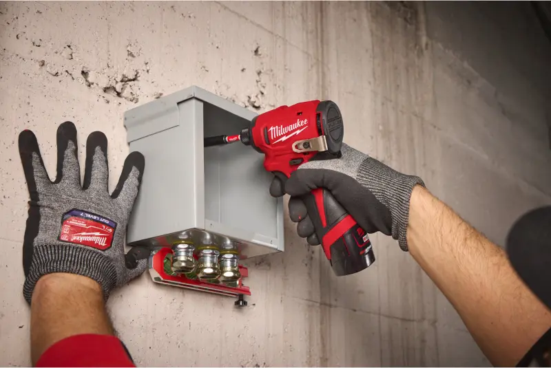 192527-aku-razovy-sroubovak-1-4hex-milwaukee-m12-blidrc-0-4933499689-9