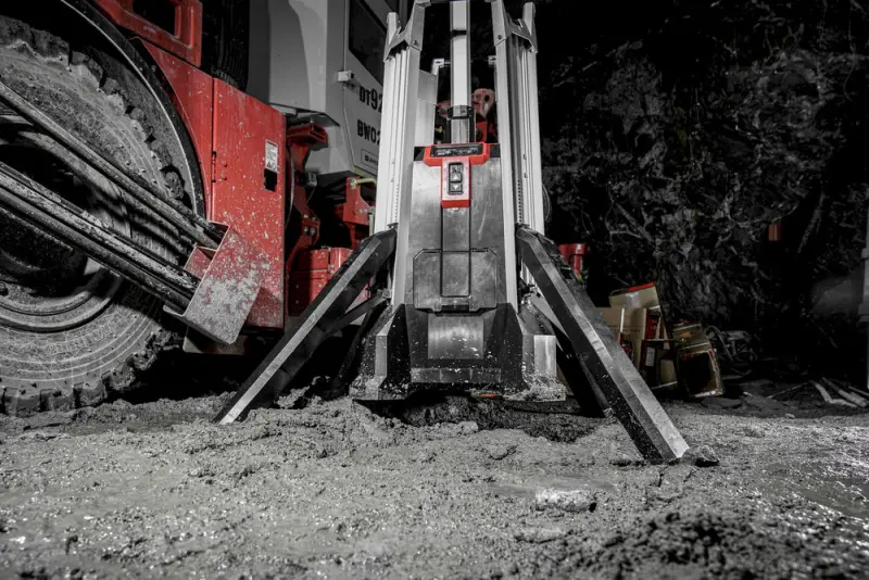 Aku stojanová svítilna/nabíječka MX Fuel Milwaukee MXF TL-601 (6,0 Ah) (MIMX4933471844)