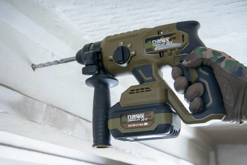 201179-65405726-10-2000