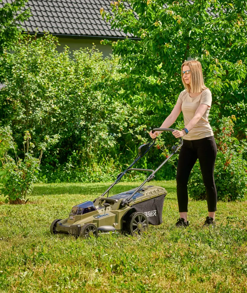 201677-narex-na65406395-sekacka-na-travu-aku-sekacka-narex-004