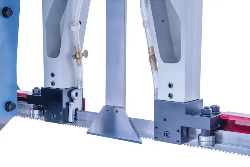 Poloautomatická dvousloupová horizontální pásová pila Bernardo CBS 400 (BER041727XL)