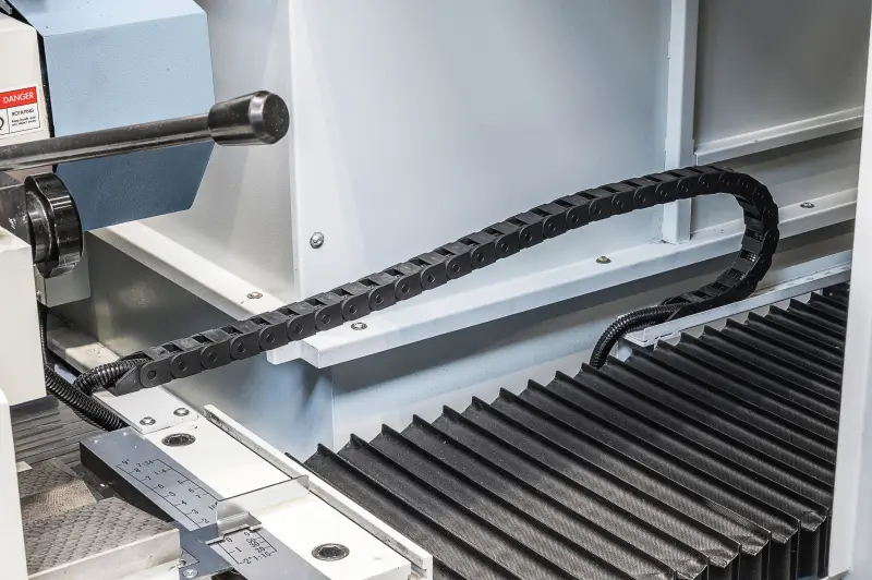 21813-urs-32100-plc-detail-energiekette-innen-1