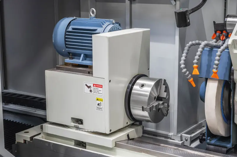 21817-urs-32100-plc-detail-antriebseinheit-backenfutter