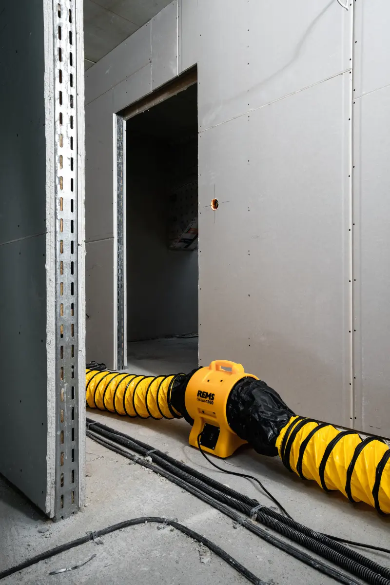 222065-rem132300r-04