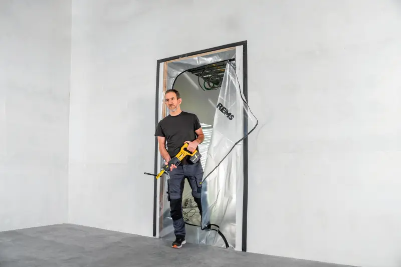 222071-rem132310r-01