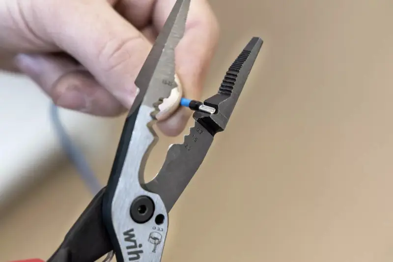 Multifunkční kleště 8v1 Wih , WIHA45705