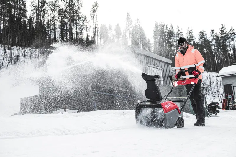 Aku sněhová fréza Milwaukee M18 F2SSBL-122, 2x aku M18 FB12 + M18 DFC, 4933500055