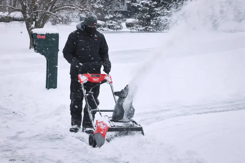 Aku sněhová fréza Milwaukee M18 F2SSBL-122, 2x aku M18 FB12 + M18 DFC, 4933500055