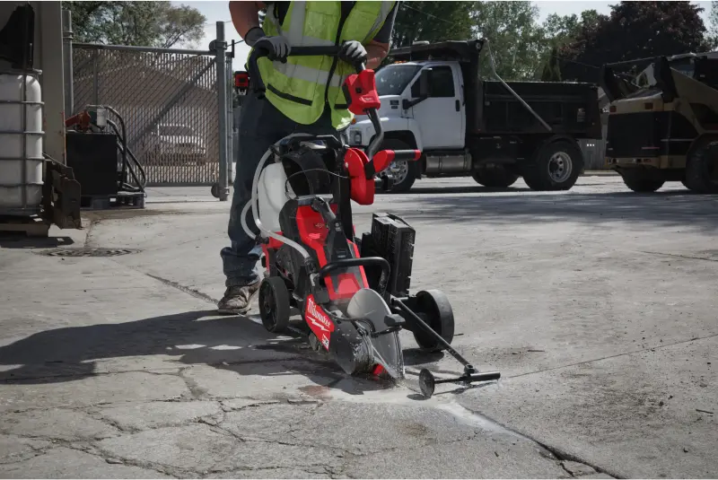 Aku rozbrušovací pila Milwaukee MX FUEL MXF COS350G2FC-802 (350 mm), ONE-KEY, 2x aku MXF XC608 + MXF FC + HUDD 350mm + taška, 4933499772